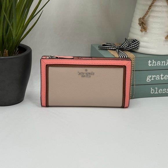 Kate Spade Braylon Patterson Drive bifold wallet colorblock beige and peach